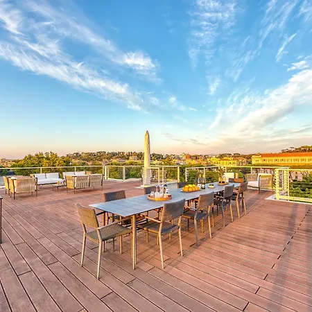 Skylife Tiber Luxury Penthouse 아파트 *