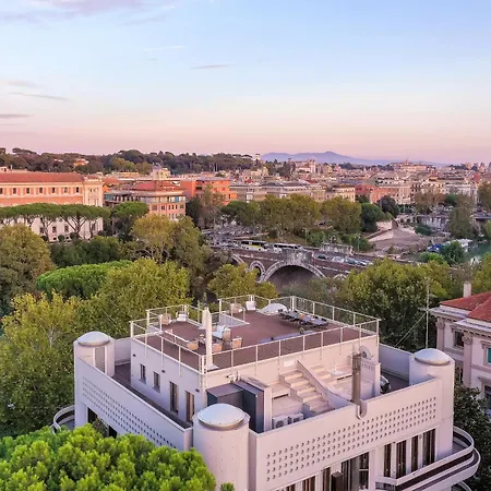 Skylife Tiber Luxury Penthouse דירה *